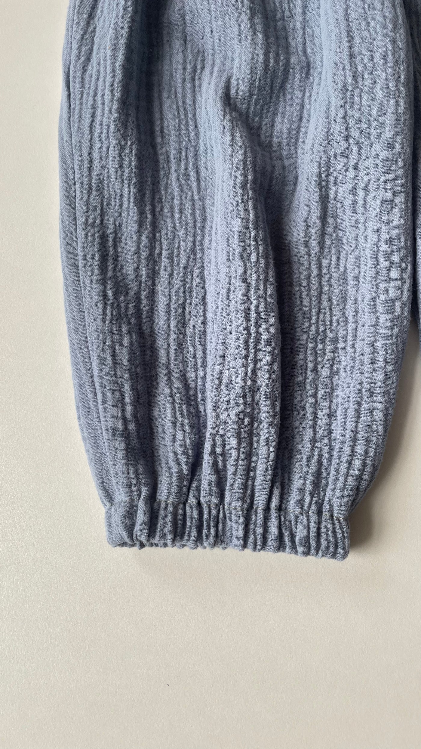 Relaxed unisex muslin trousers