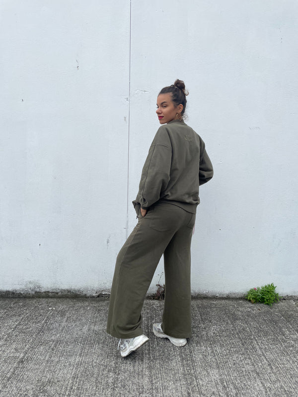 Oversized khaki zippy