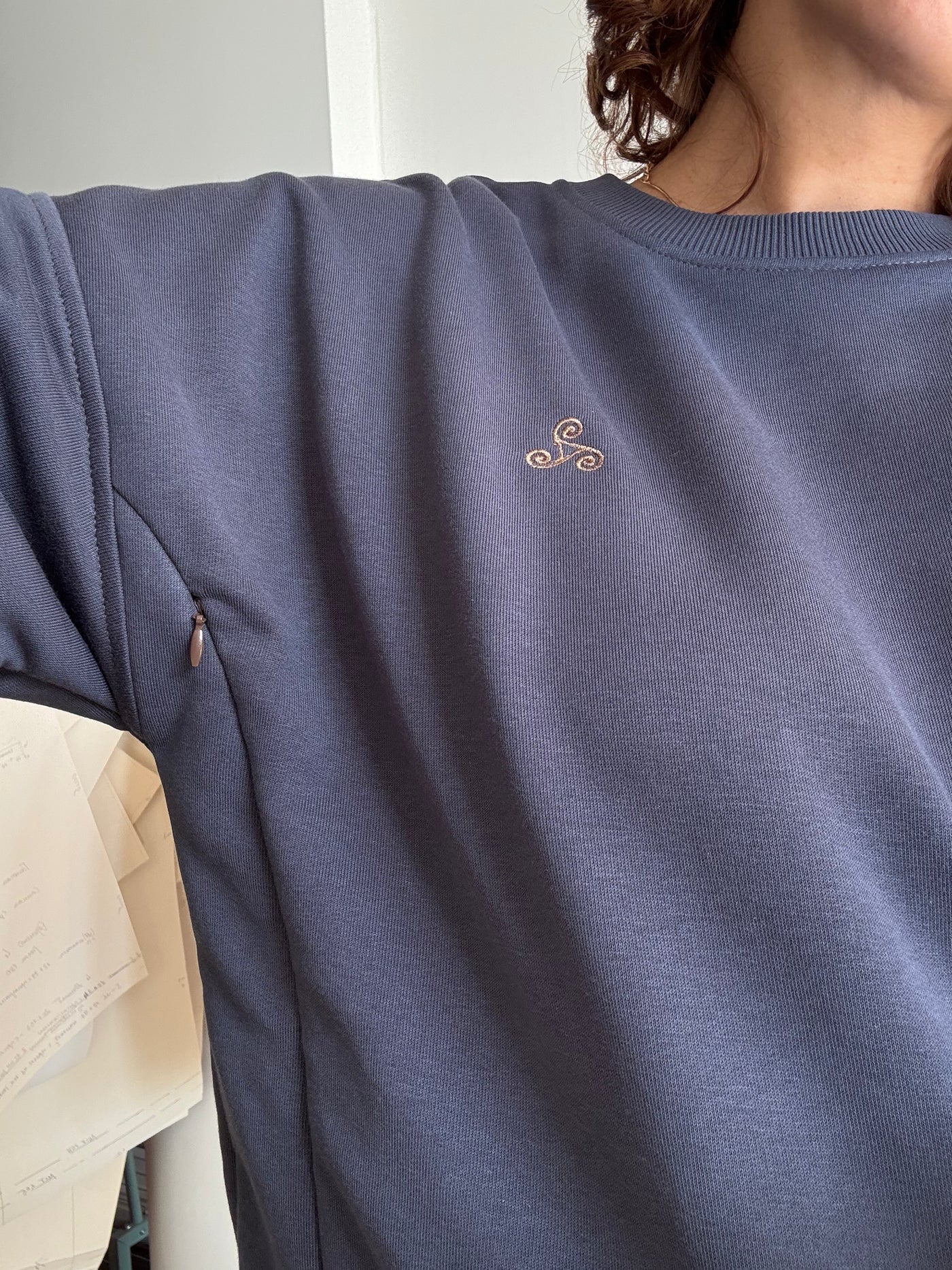Nursing top / zip or buttons - made by moms