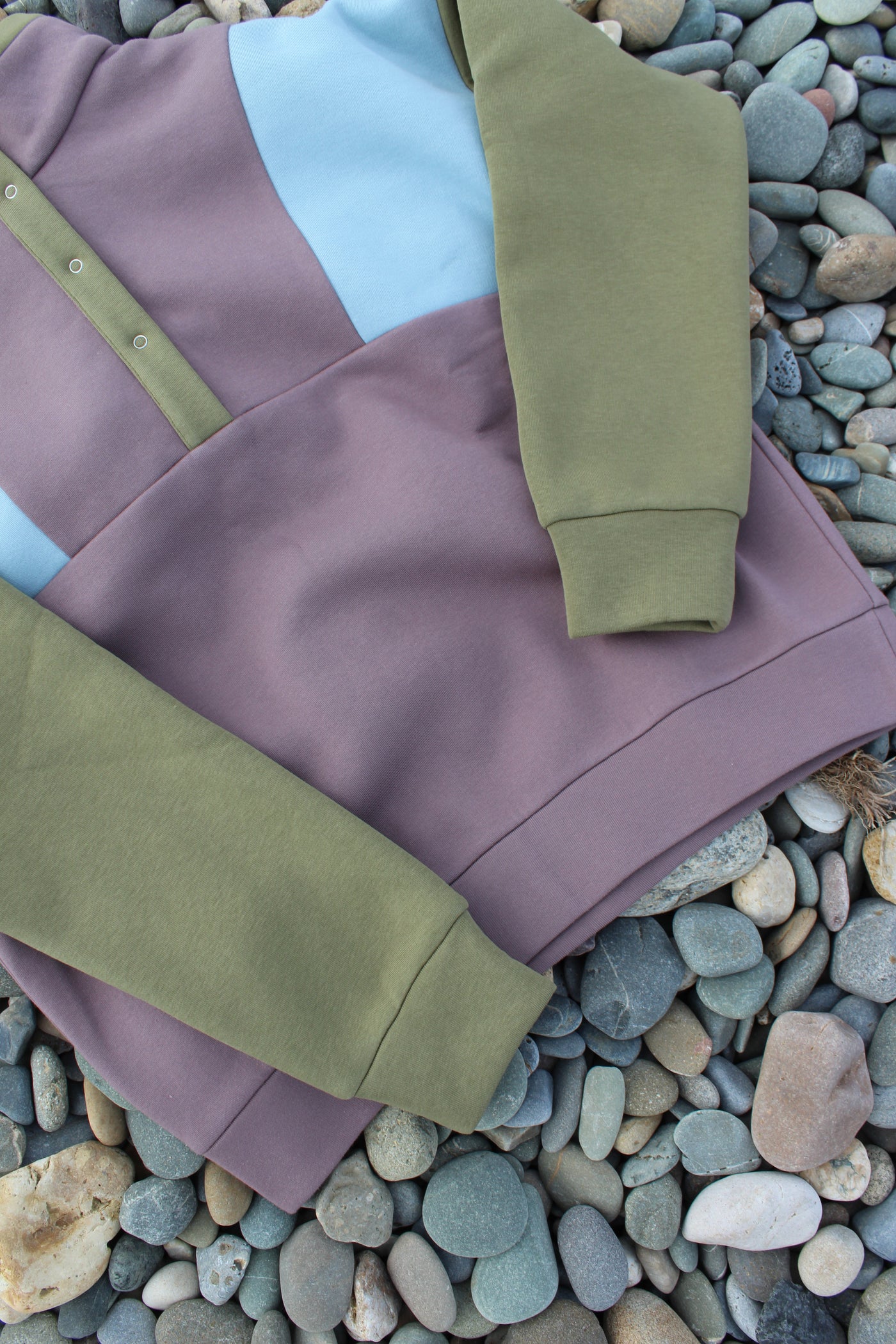 Warm color block. Lavender by the sea